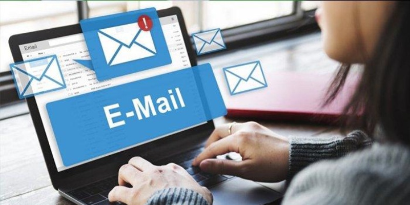 Gửi email cho đơn vị khi có thắc mắc cần giải đáp chi tiết